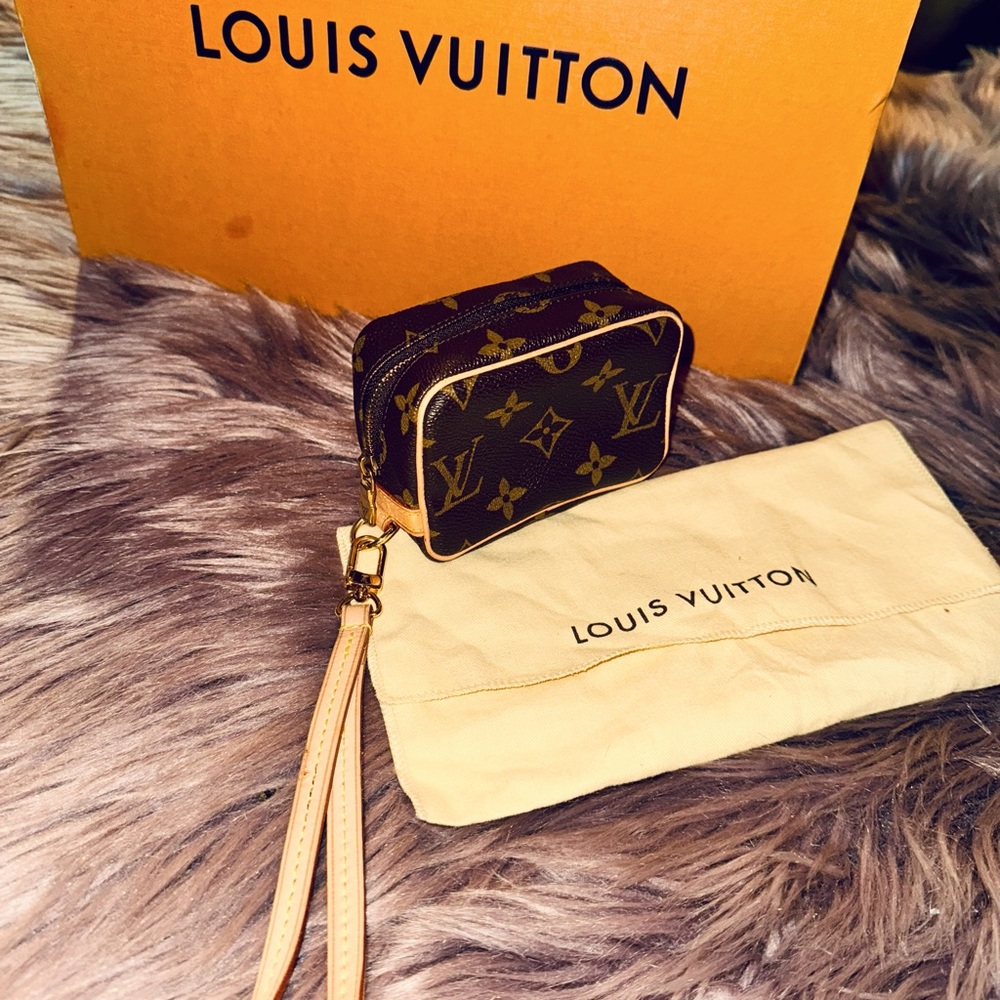 Louis Vuitton Monogram Wapity Pouch Vintage